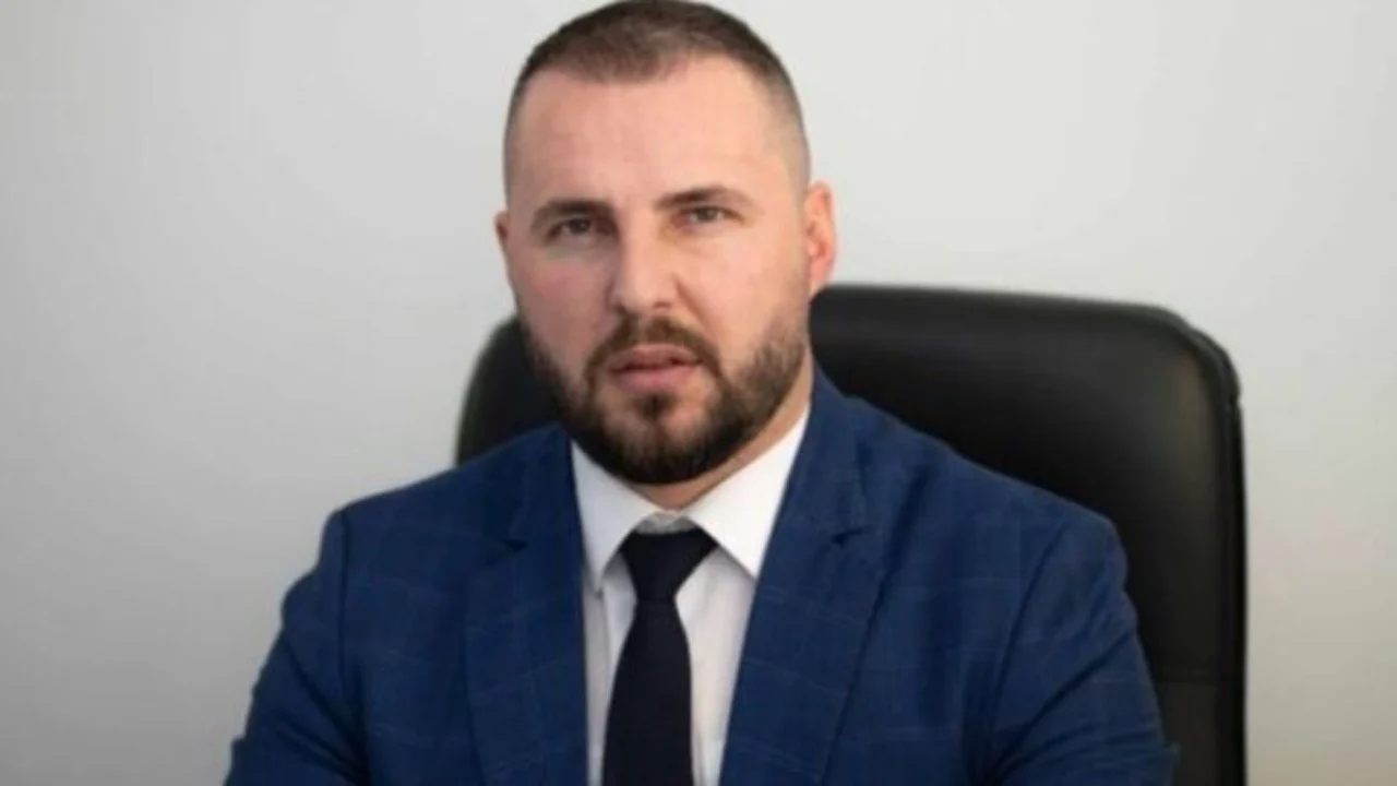 Jep dorëheqjen drejtori i AMP-së, e zëvendëson ish-drejtori i burgjeve Klevis Qosja