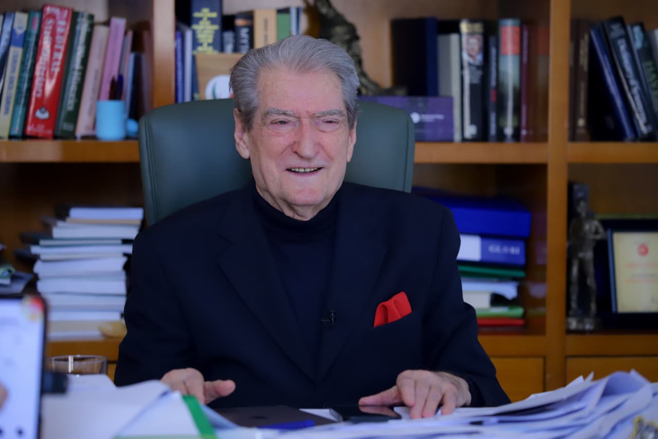 “Do ta shndërrojë në Dubain e 1001 netëve”, Berisha: Rama po grabit 4 miliardë euro me portin e Durrësit