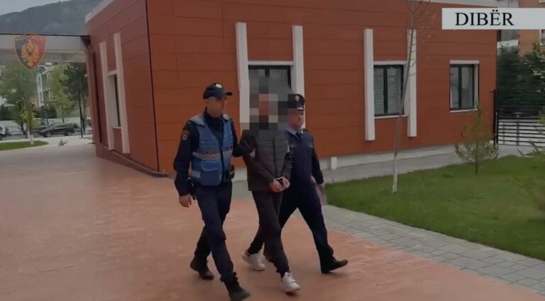 Iu shiste doza kanabisi adoleshentëve, arrestohet 22-vjeçari 