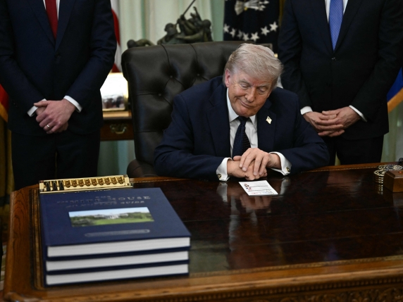 Trump bie në sondazhe, humb mbështetjen e të pavarurve dhe republikanëve që s’kanë lidhje me MAGA-n