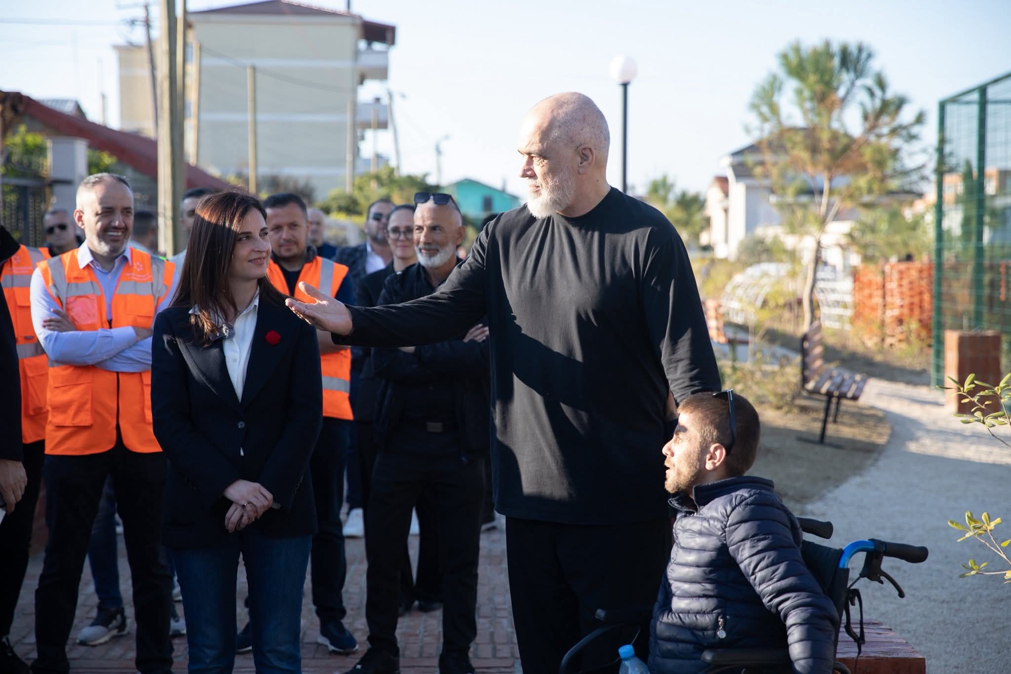 Durrës/ Sako dhe Rama vizitojnë kantierin e Parkut Urban në Spitallë