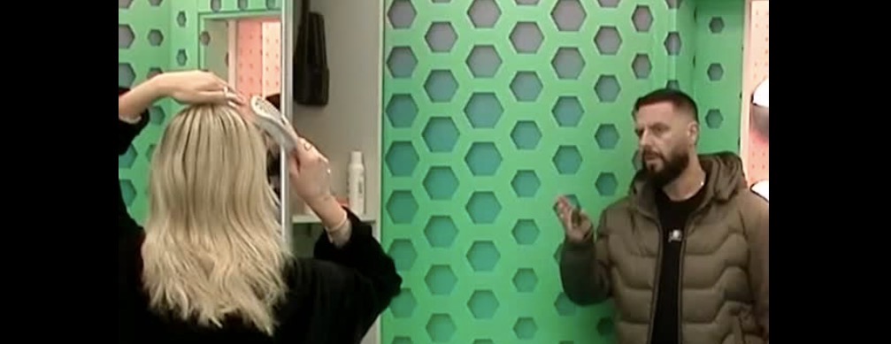 “Dua të të kërkoj ndjesë për situatën e mbrëmshme”/ Miri ‘ul shpatat’ dhe i kërkon falje Selinës: Nuk ke përse… 