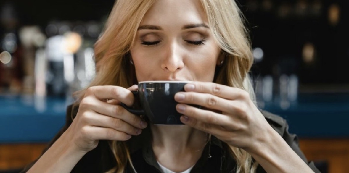 Kortizoli i lartë në mëngjes, ekspertët: Gabimi është kafeja me stomak bosh