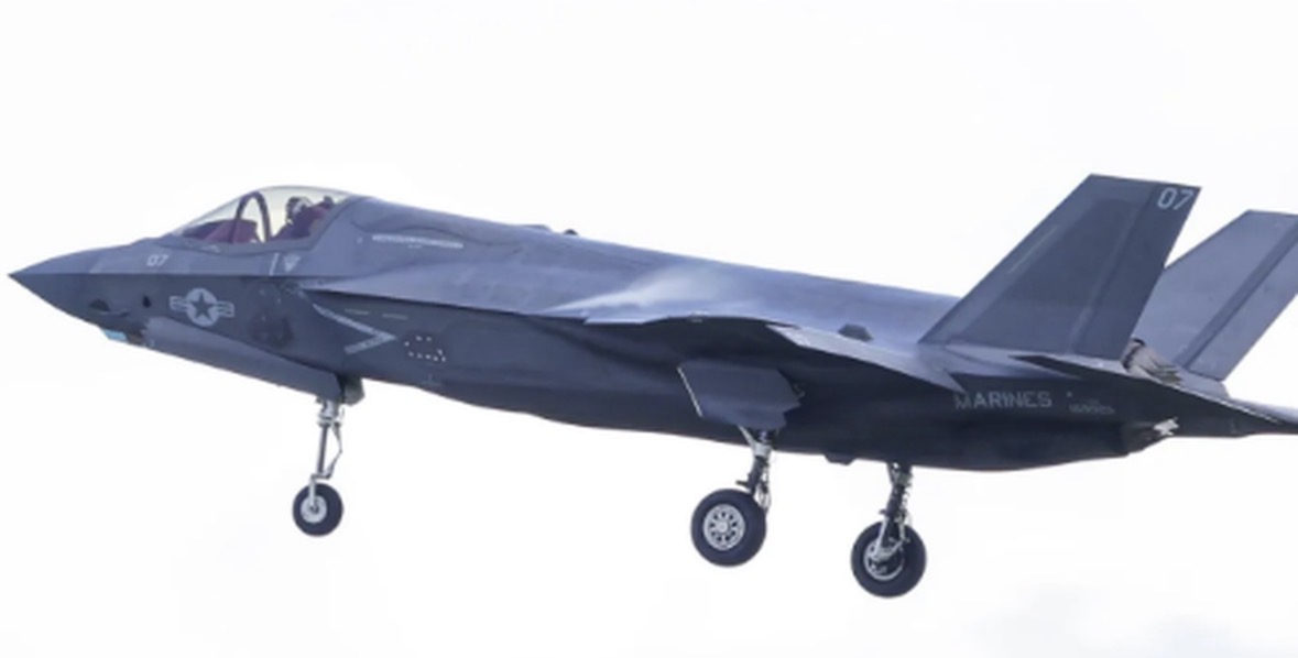 Irani rrëzon avionin luftarak amerikan: Shpërblim i lartë për atë që gjen pilotin! 