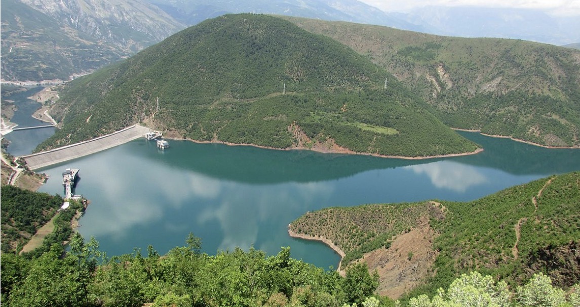 Shqipëria prodhoi 7.5 milion megavat energji në 2025, sa ishin humbjet në rrjet