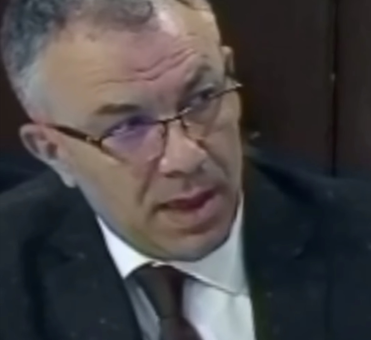 Deputeti Cara: Shpërdorim fondesh publike për Duranën, për miqtë e kryeministrit