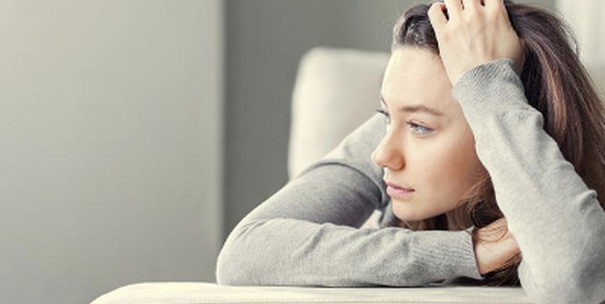 Studimi i fundit zbulon/ Njerëzit me depresion e shohin botën më pesimiste se sa është realisht 