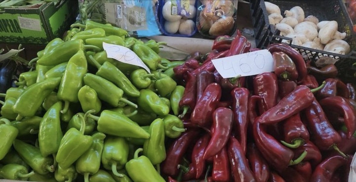 Nuk ndalet rritja e çmimeve, domatja dhe katraveci u shtrenjtuan me 20% vetëm këtë të hënë 