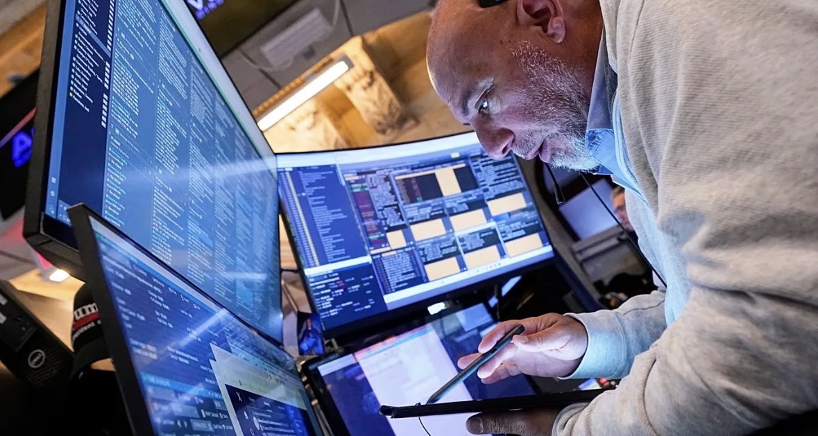 Çfarë mund të lëvizë tregjet këtë javë? Ja çfarë po vëzhgojnë investitorët, duke pritur hapjen e Hormuzit