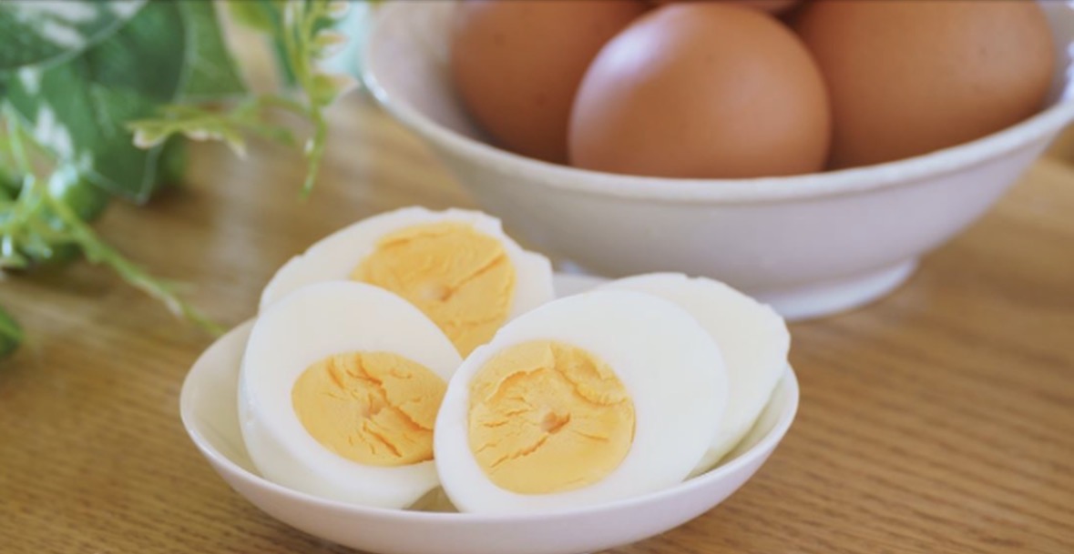 Pse e verdha e vezës së zier bëhet e gjelbër dhe si ta shmangim këtë? 