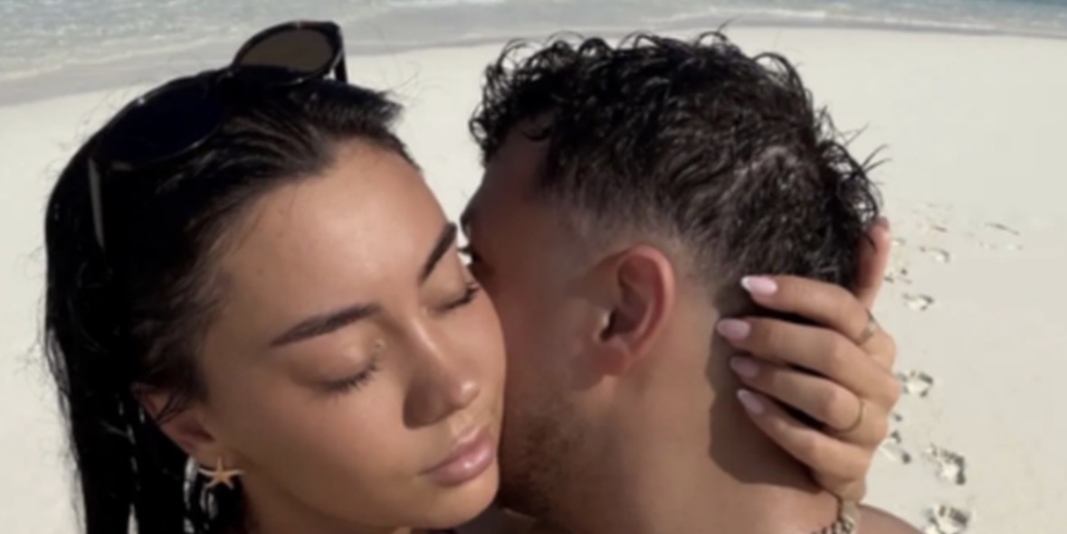 Propozim përrallor i DJ Geek, i vendos unazën partneres buzë detit në Maldive 