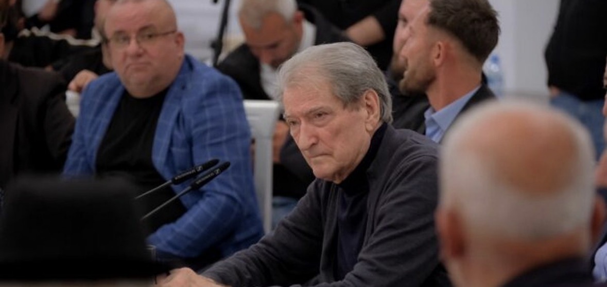 Fermerët e kritikuan për Salianjin, Berisha: Hante dreka me Agasin dhe përdorte Suel Çelën 