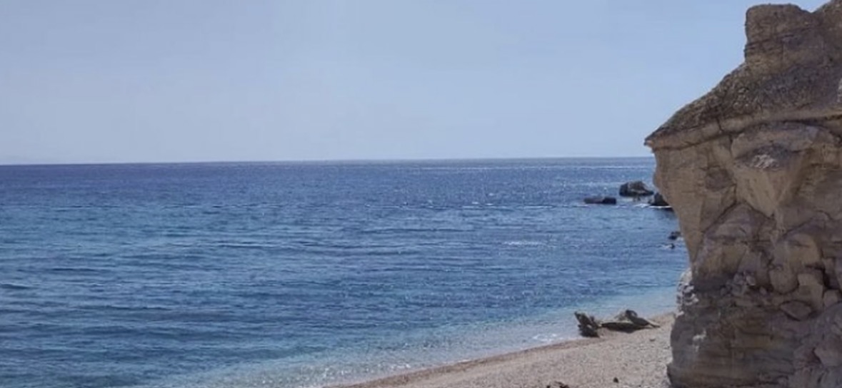 Greqia rrit numrin e plazheve ku janë të ndaluara shezlongjet për të mbrojtur mjedisin 