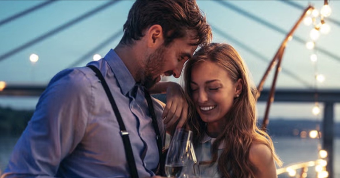 Këto 4 shenjat e horoskopit janë mjeshtrat e flirtit/ Ja pse askush nuk i reziston dot 