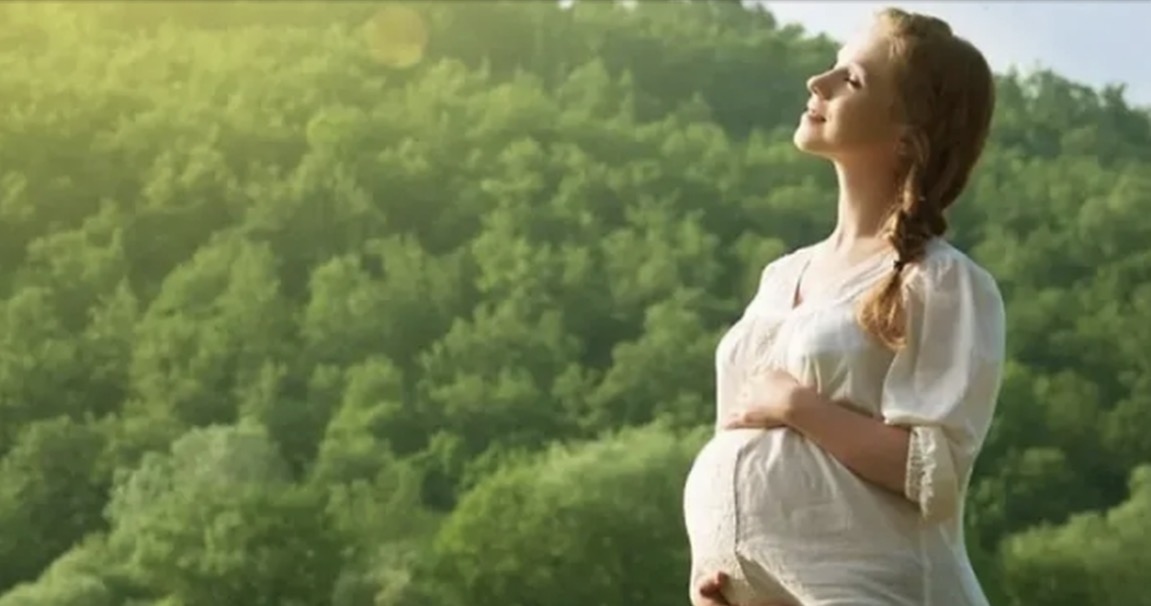 Sipas studimeve të fundit, shtatzënia në këtë moshë sjellë fëmijët më të zgjuar 