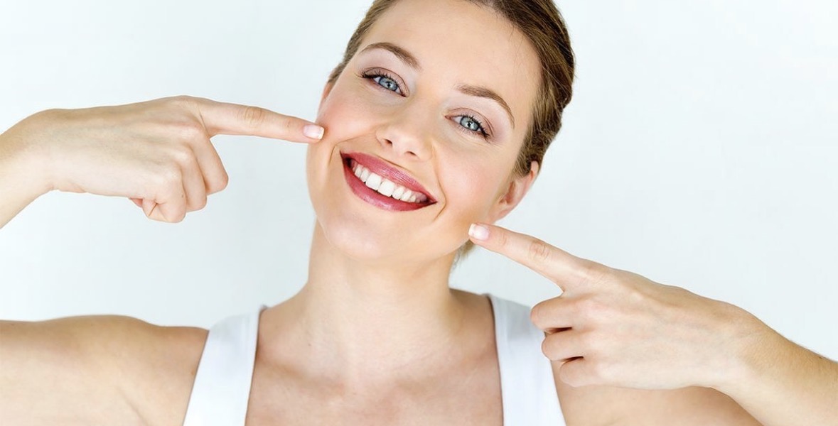 7 këshilla për të pasur dhëmbë të bardhë dhe të shëndetshëm 