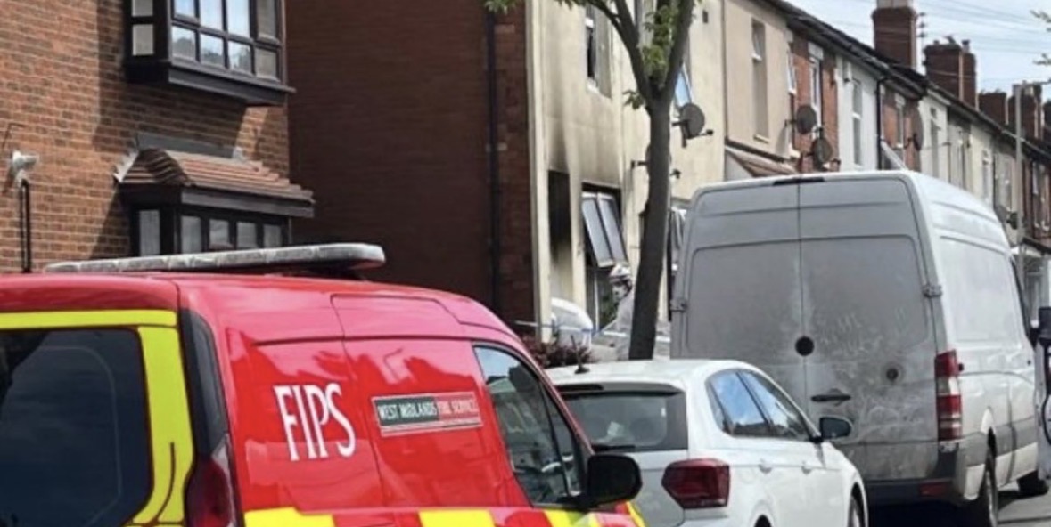 Tragjedi në Angli, dy fëmijë humbin jetën nga zjarri në një banesë 