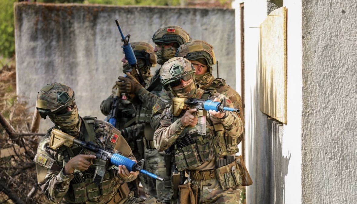 Ambasada amerikane në Tiranë ndan pamje nga stërvitja e përbashkët SHBA–Shqipëri në Zall Herr