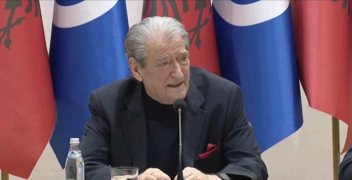 Sali Berisha mbledh kryetarët e degëve të Partia Demokratike e Shqipërisë