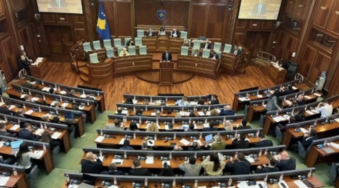 Kosovë, nis votimi për dy kandidatët për president, opozita bojkton seancën