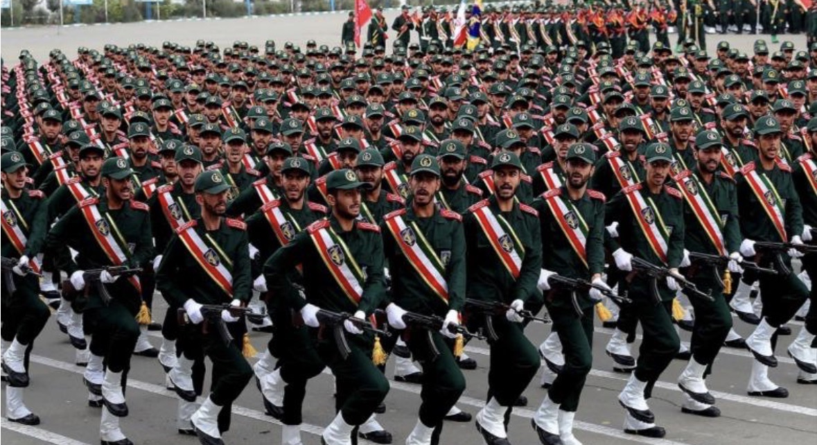 Kush komandon në Iran, Reuters: Garda Revolucionare merr vendimet ushtarake dhe politike