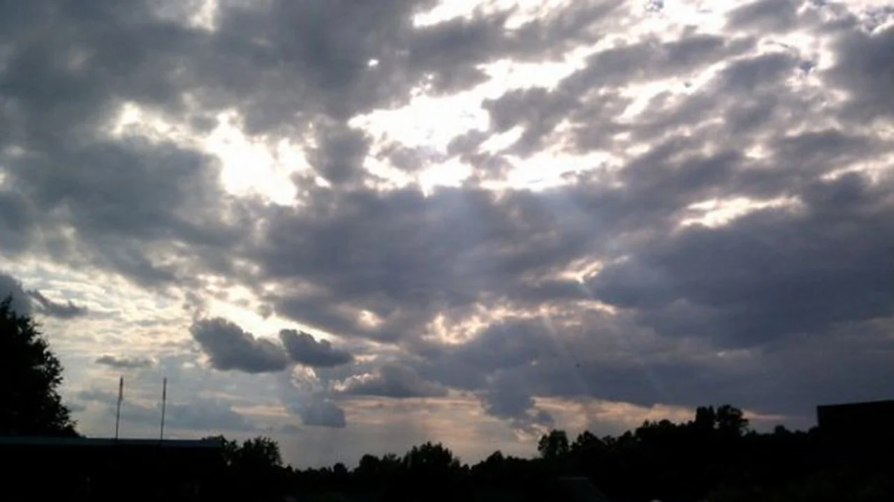 Reshje shiu dhe kushte atmosferike të paqëndrueshme, si parashikohet moti për këtë të premte