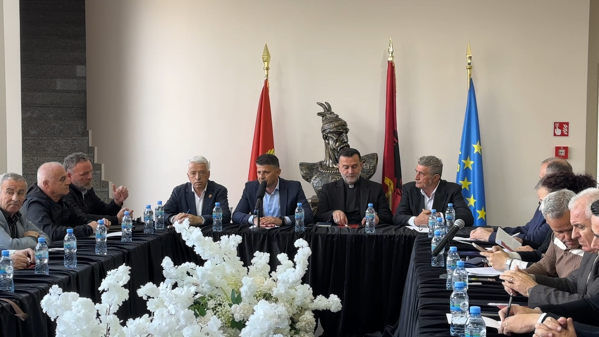 Mirdita kërkon rikthim në kufijtë natyralë (VIDEO)