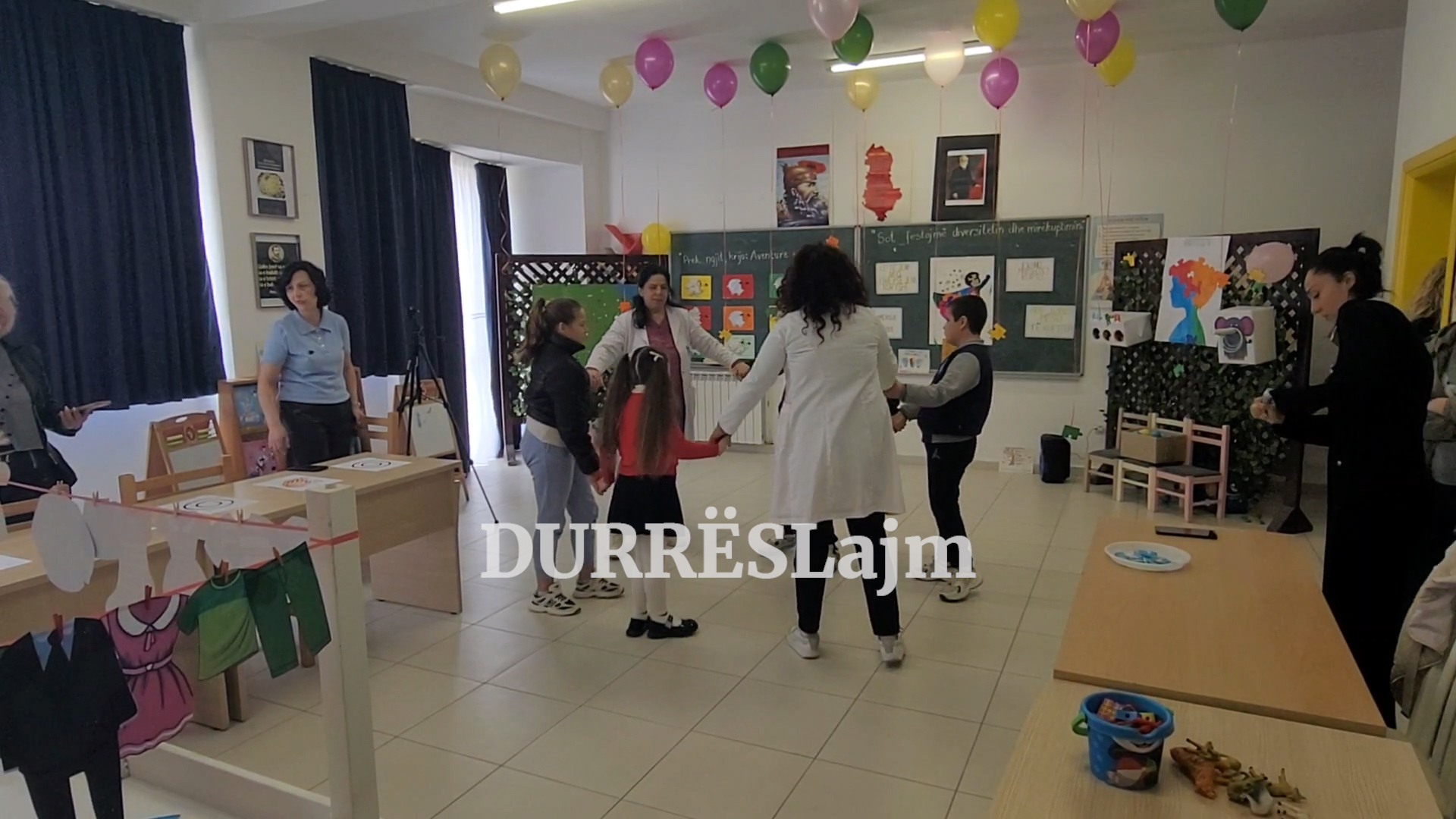 Durrës, një aktivitet dedikuar fëmijëve me nevoja të veçanta në shkollën “Marie Kaçulini” (VIDEO)