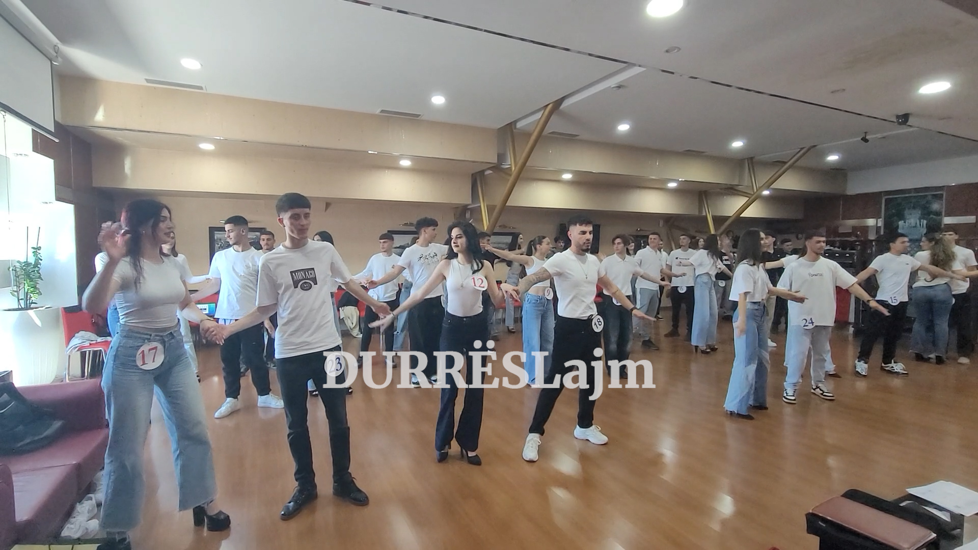 Prova intensive për “Miss dhe Mister Durrësi 2026”, të premten pritet të jetë një spektakël i vërtetë (VIDEO)