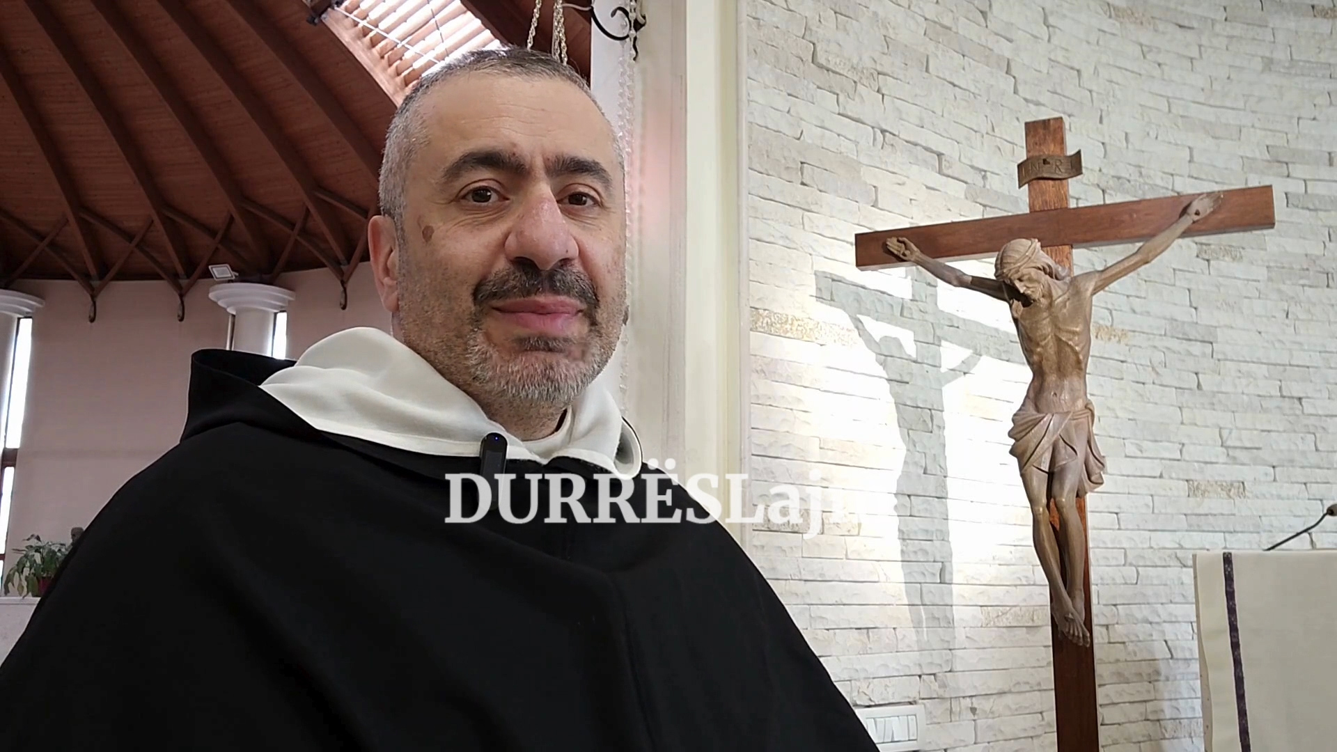 Vigjilja e Pashkës Katolike, At Caurana: Për çdo njeri, jeta mund të rilindë (VIDEO)