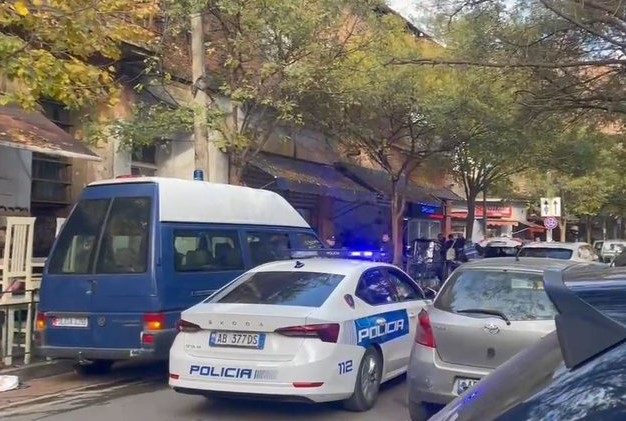 Nën efektin e drogës dhe alkoolit, kreu manovra të rrezikshme te sheshi Willson, arrestohet 40-vjeçari
