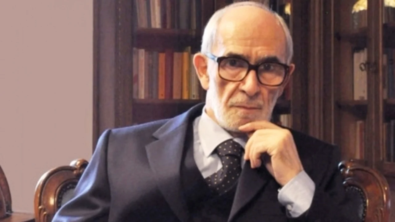 “Mendja më prodhimtare ndër shqiptarë, ndaloi së menduari”! Politika reagon për vdekjen e Rexhep Qosjas