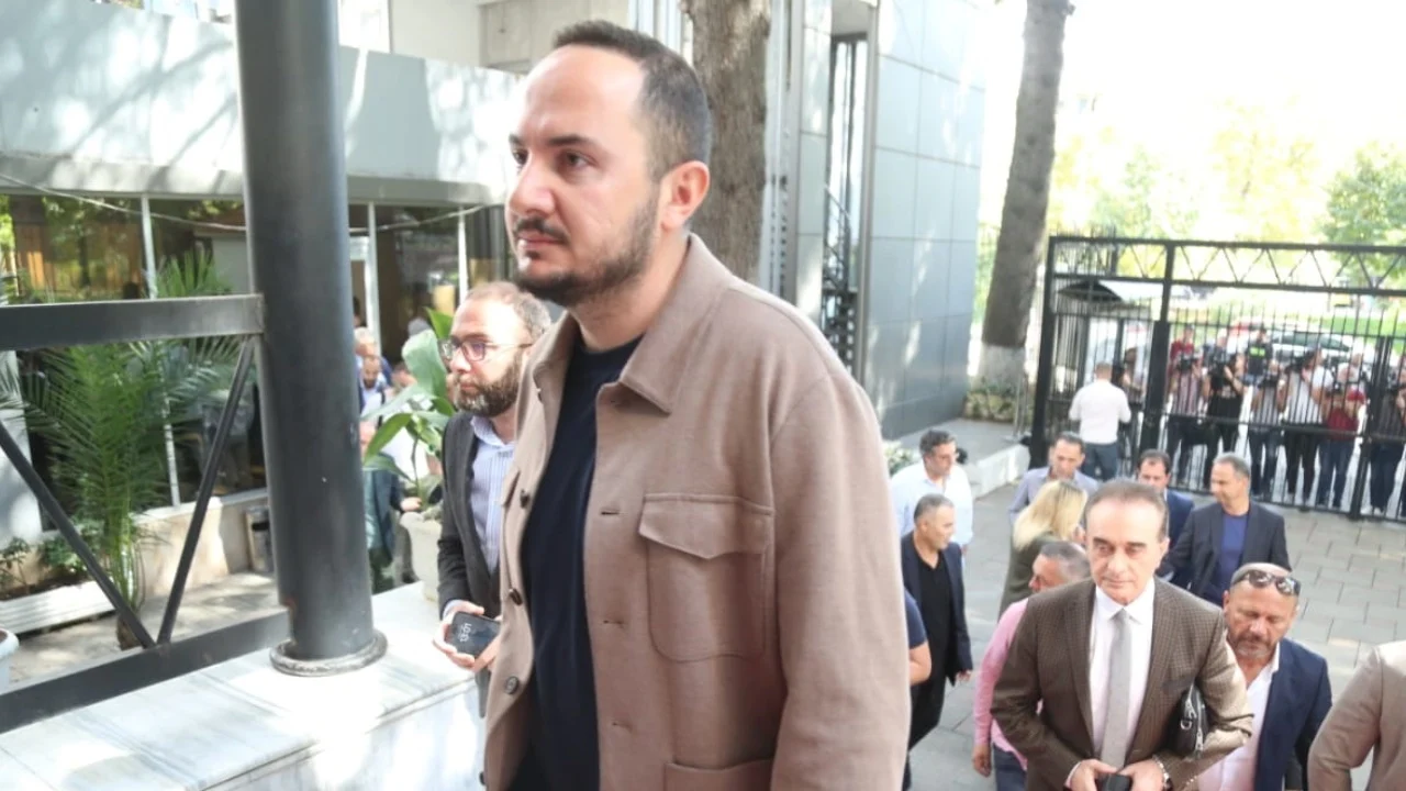 Salianji depoziton kandidaturën për kreun e PD-së: Berishës do t’i njihen meritat, por koha e tij ka mbaruar