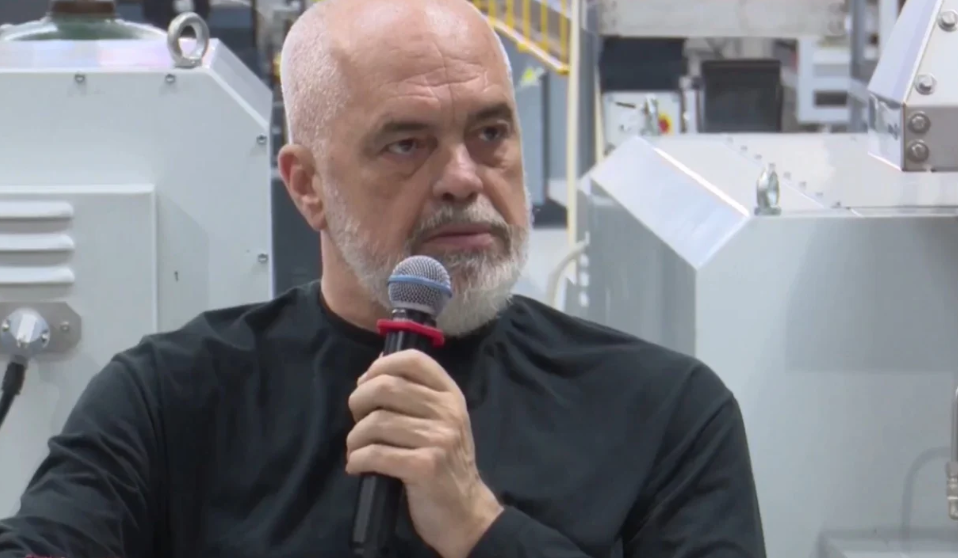 Rama shkëmben batuta me punonjësit e huaj: Duhet të mësoni si të dashuroni dhe të mallkoni në shqip