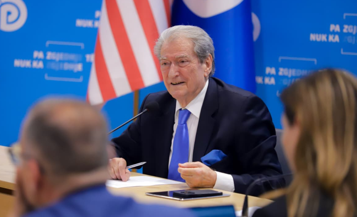 Berisha: Opozita duhet të përdorë inteligjencën artificiale në “betejën politike”