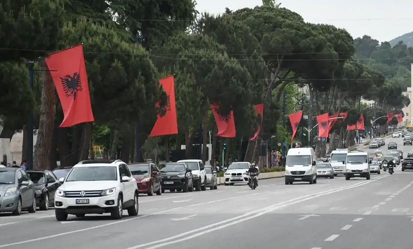 “Alarm sigurie apo njoftim rutinë?”- Paralajmërimi nga SHBA për sulme nga grupe të lidhura me Iranin, DW: Shqipëria vijë e padukshme fronti?