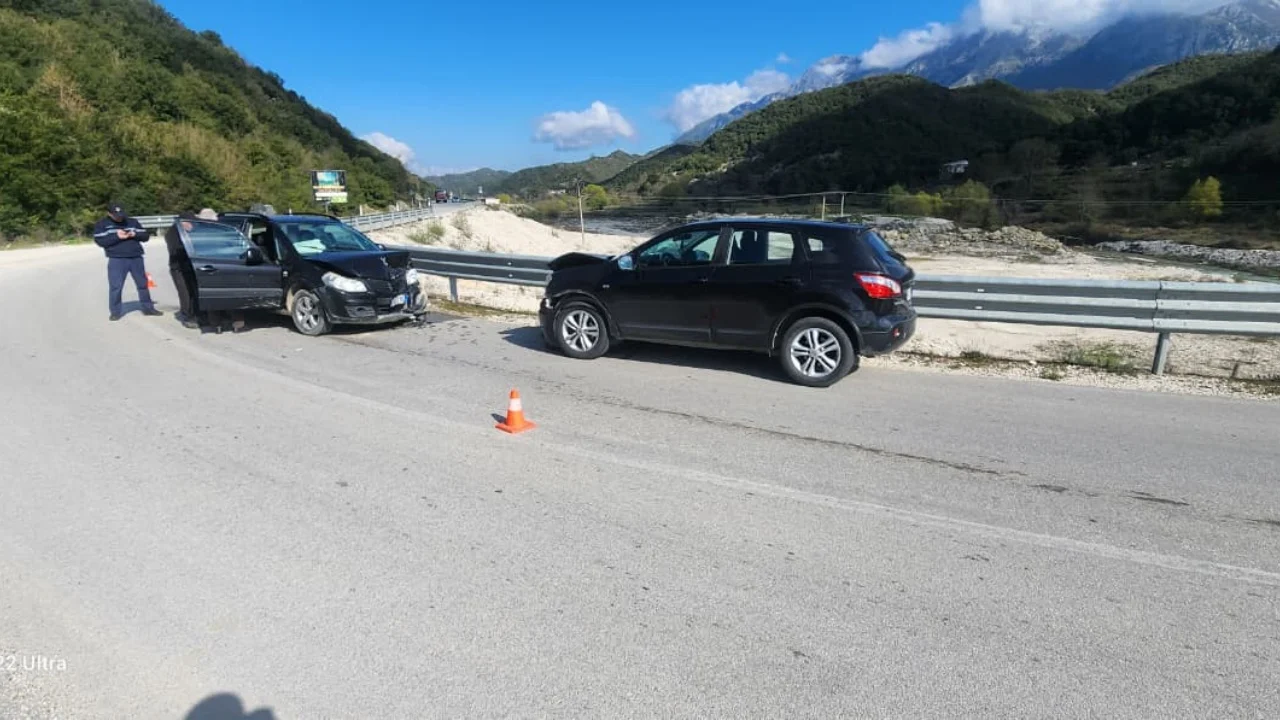 Dy makina përplasen me njëra-tjetrën në Vlorë, plagosen katër persona