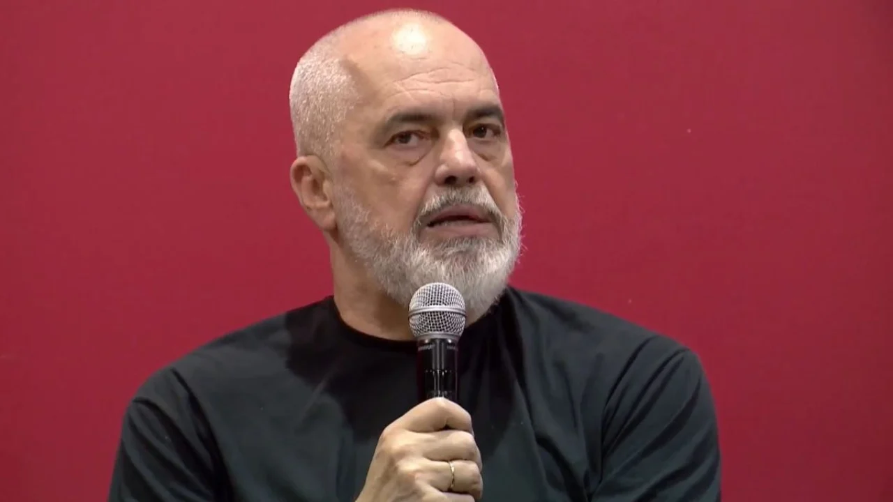 “A është e vërtetë që 9 vende kanë bllokuar Shqipërinë me veto?”/ Rama përgjigjet nga asambleja e PS në Durrës: Është barsoletë