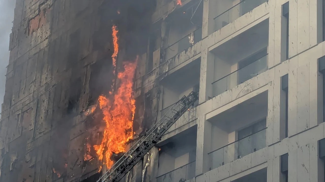 Zjarri përfshiu pallatin 12-katësh, inxhinieri publikon kërkesën drejtuar Kuvendit: Ngjarje e paralajmëruar