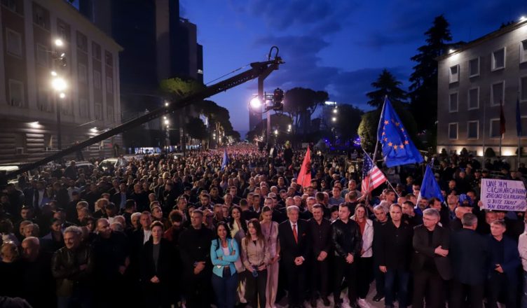 Arrestimet në protestën e PD, gjykata cakton masat e sigurisë për 11 të ndaluarit
