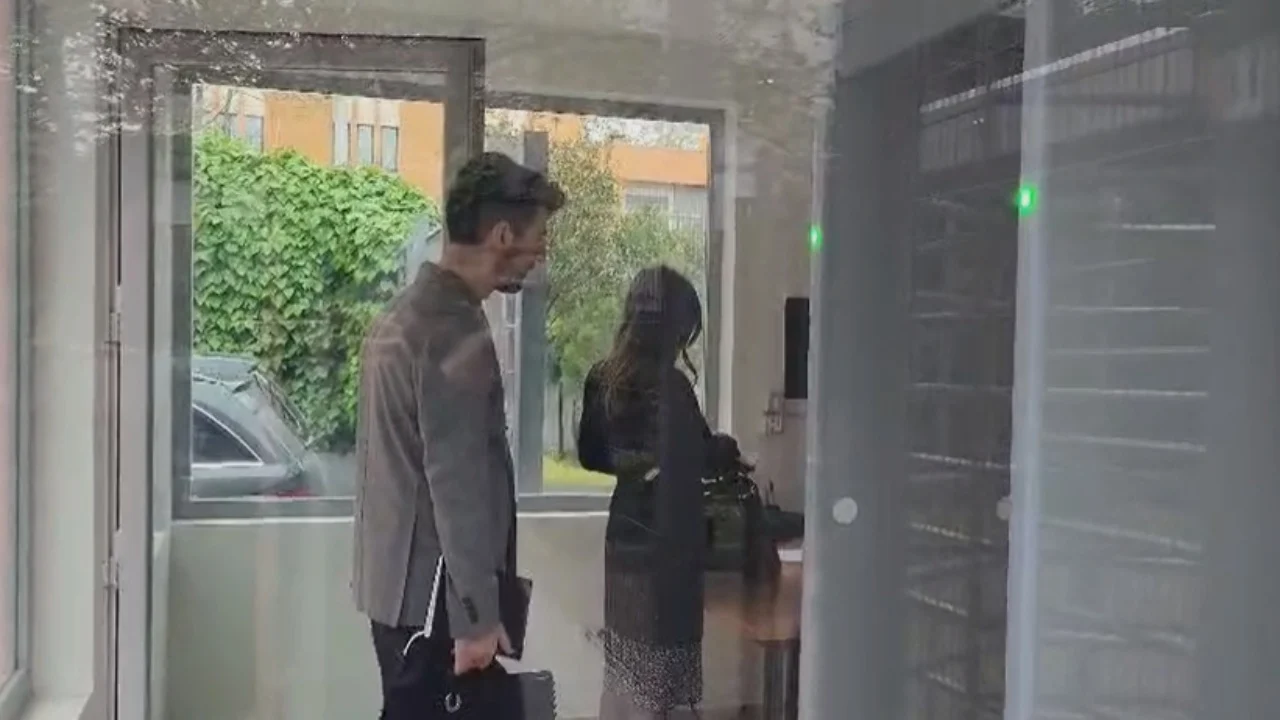 Sot mbahet gjyqi i themelit për kryebashkiakun Veliaj, biznesmeni Abule paraqitet në gjykatë