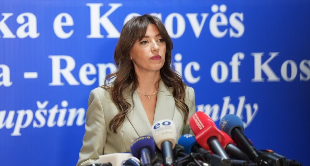 Zgjedhjet e reja parlamentare në Kosovë, Albulena Haxhiu cakton datën 7 qershor pas takimit me përfaqësuesit politik