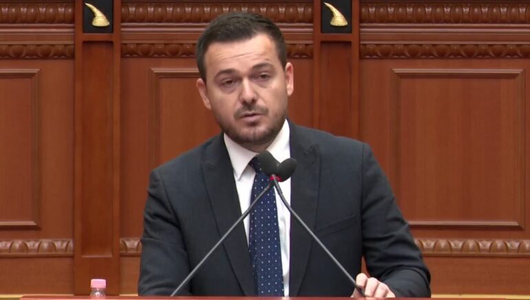 Qumësht me aflatoksinë/ “Në 2025 nga 32 mostra, 13 rezultuan jokonform”, ministri i Bujqësisë: Janë vendosur masa e bllokuar produkte!