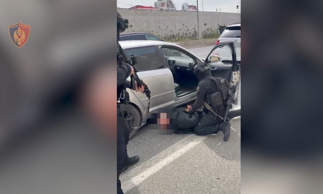 Tentoi të vriste me armë një 21-vjeçar në Shkodër, kapet në Tiranë 32-vjeçari