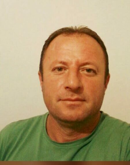 Vrau kunatin pas konfliktit për parkimin, zbardhet dëshmia e autorit: Më goditi me kosë në krah