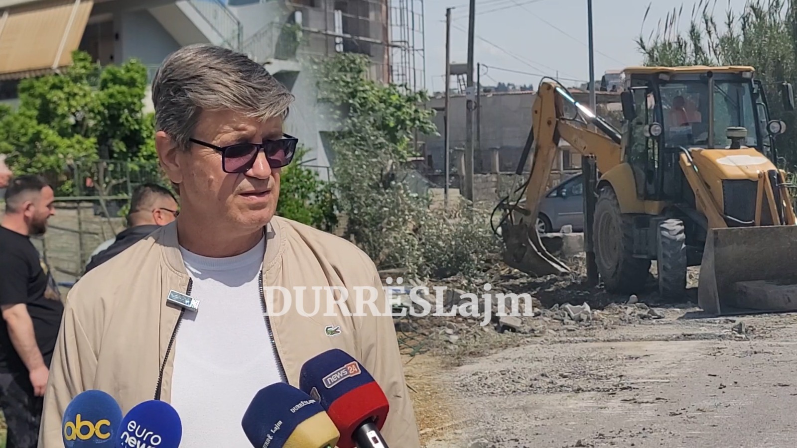 Durrës, nis aksioni për lirimin e kanaleve kulluese në të gjithë qytetin (VIDEO)