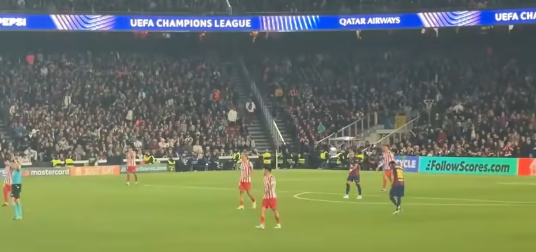 VIDEO/ I zhënjyer dhe shkatërruar pas humbjes, shikon se çfarë bën Jamal kur mbaron ndeshja