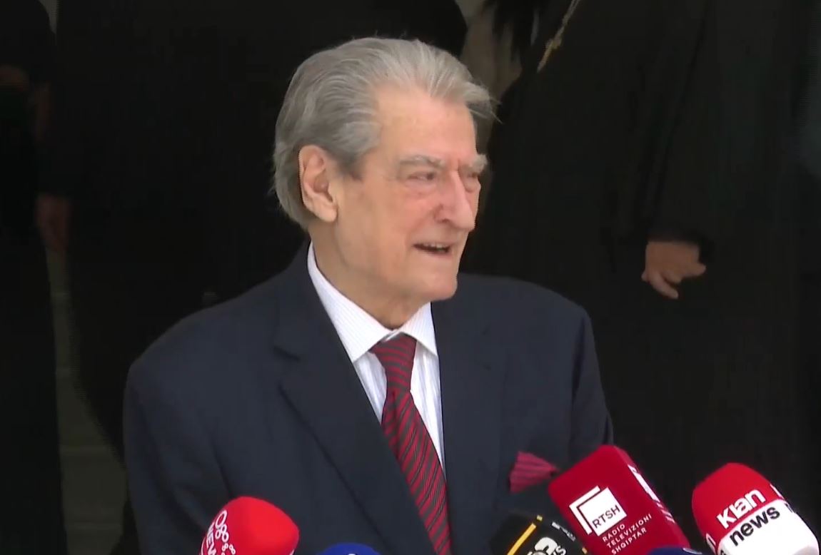 Berisha mesazh për Pashkën Ortodokse: Uroj që vitin tjetër ta festojmë pa këtë të keqe të madhe që na ka rënë hise këto vite