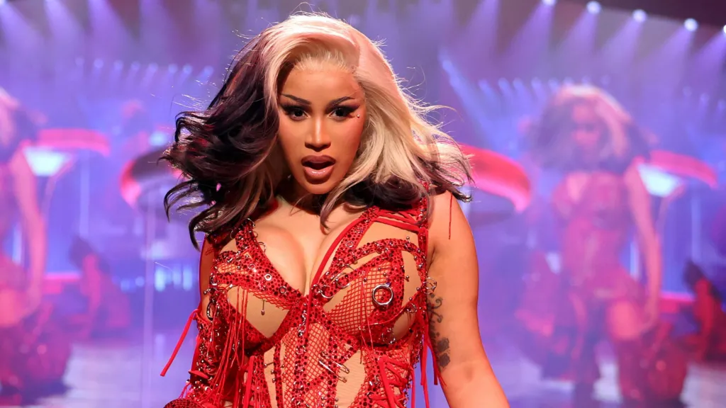 Cardi B bie pre e mashtrimit me kartë krediti, çfarë blenë hajdutët me 60 mijë dollarë