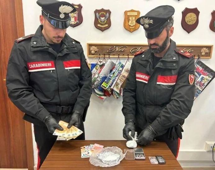 Pjesë e rrjetit të trafikut të kokainës, arrestohen 2 shqiptarët dhe partnerja italiane e njërit prej tyre!